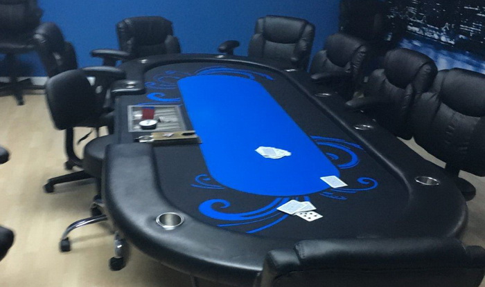 подпольный покерный клуб в Нью-Йорке